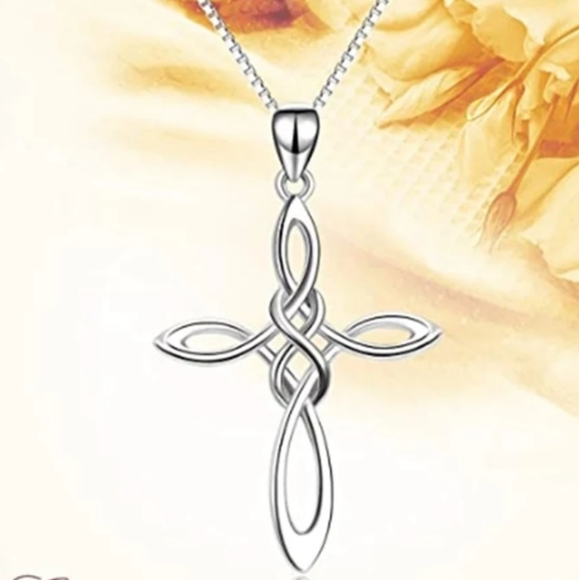 Celtics Knot Cross Pendant Necklace - Picture 4 of 5